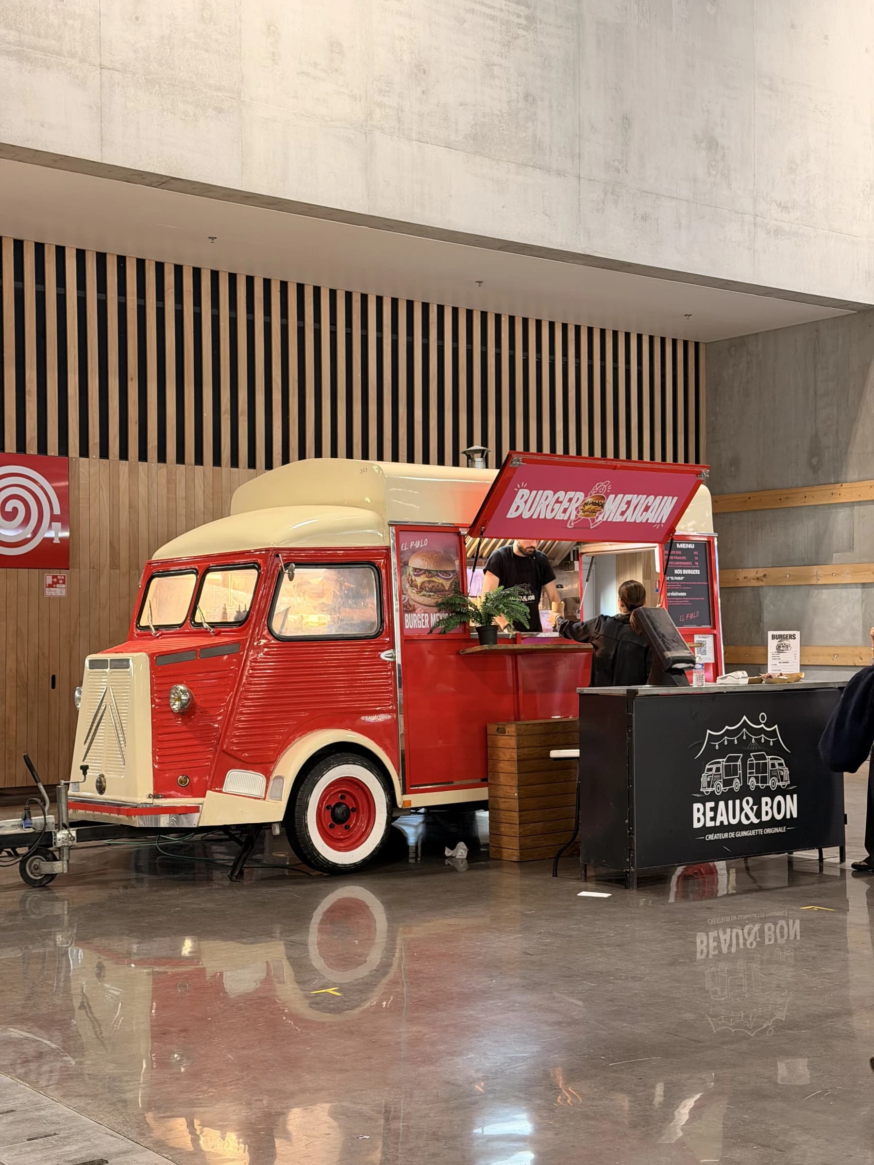 Citroën HY Beau & Bon Burger Mexicain au salon NRF’26 à Paris