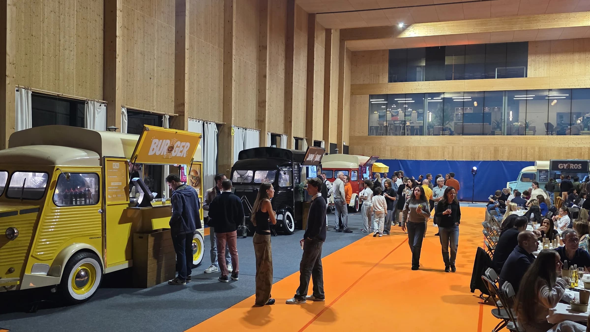 Citroën HY Burger, Japan Bowl, Pizza et Gyros Beau & Bon alignés pour les 25 ans du Tennis Club de Boulogne-Billancourt